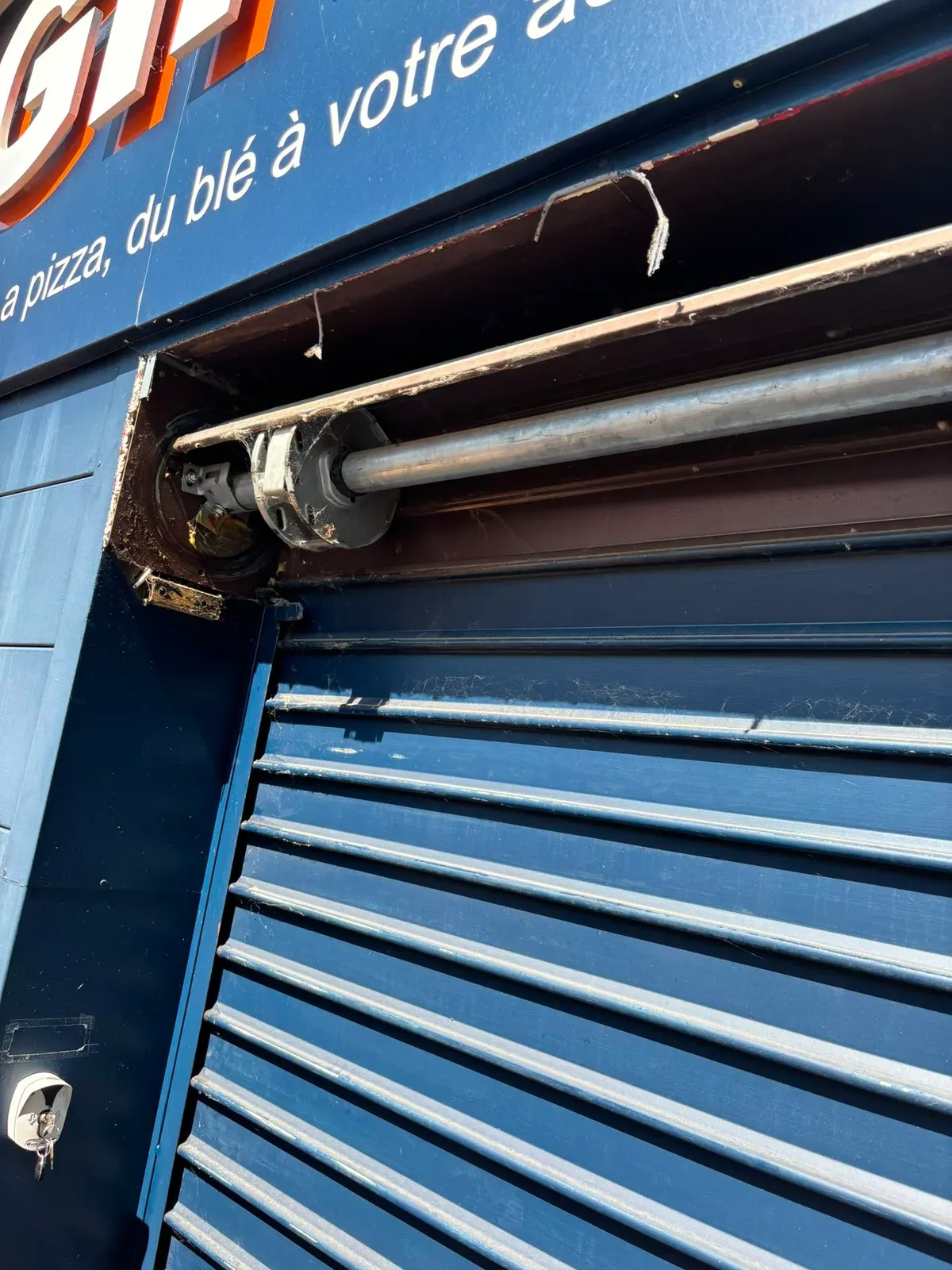 Réparation de rideau métallique à Vitry-sur-Seine Réparation de rideau métallique à Vitry-sur-Seine